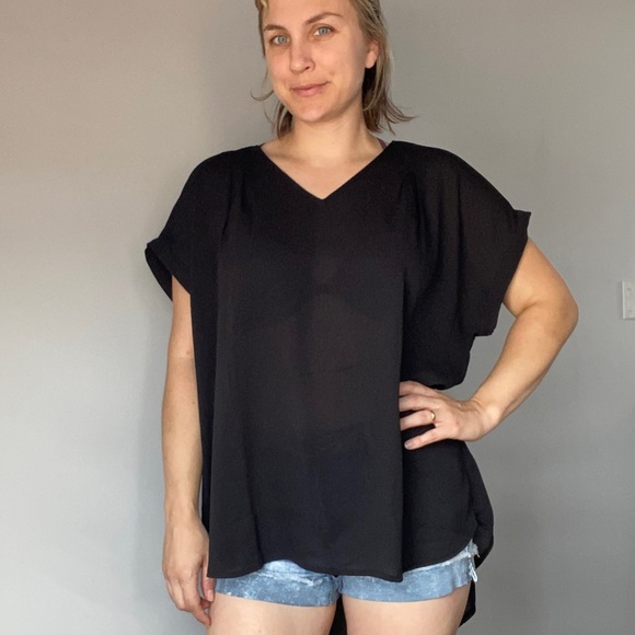 Simply Vera Vera Wang Tops - Sheer black top by simplyVera Vera Wang XL, v neck lightweight top, comfortable